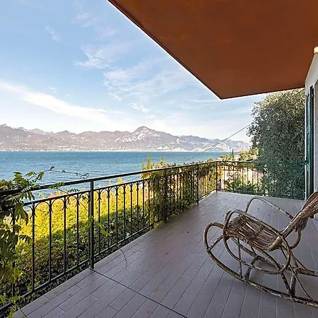 In Torri With Pool Mountain Views 3* Torri Del Benaco