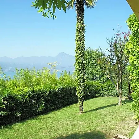 In Torri With Pool Mountain Views Torri Del Benaco